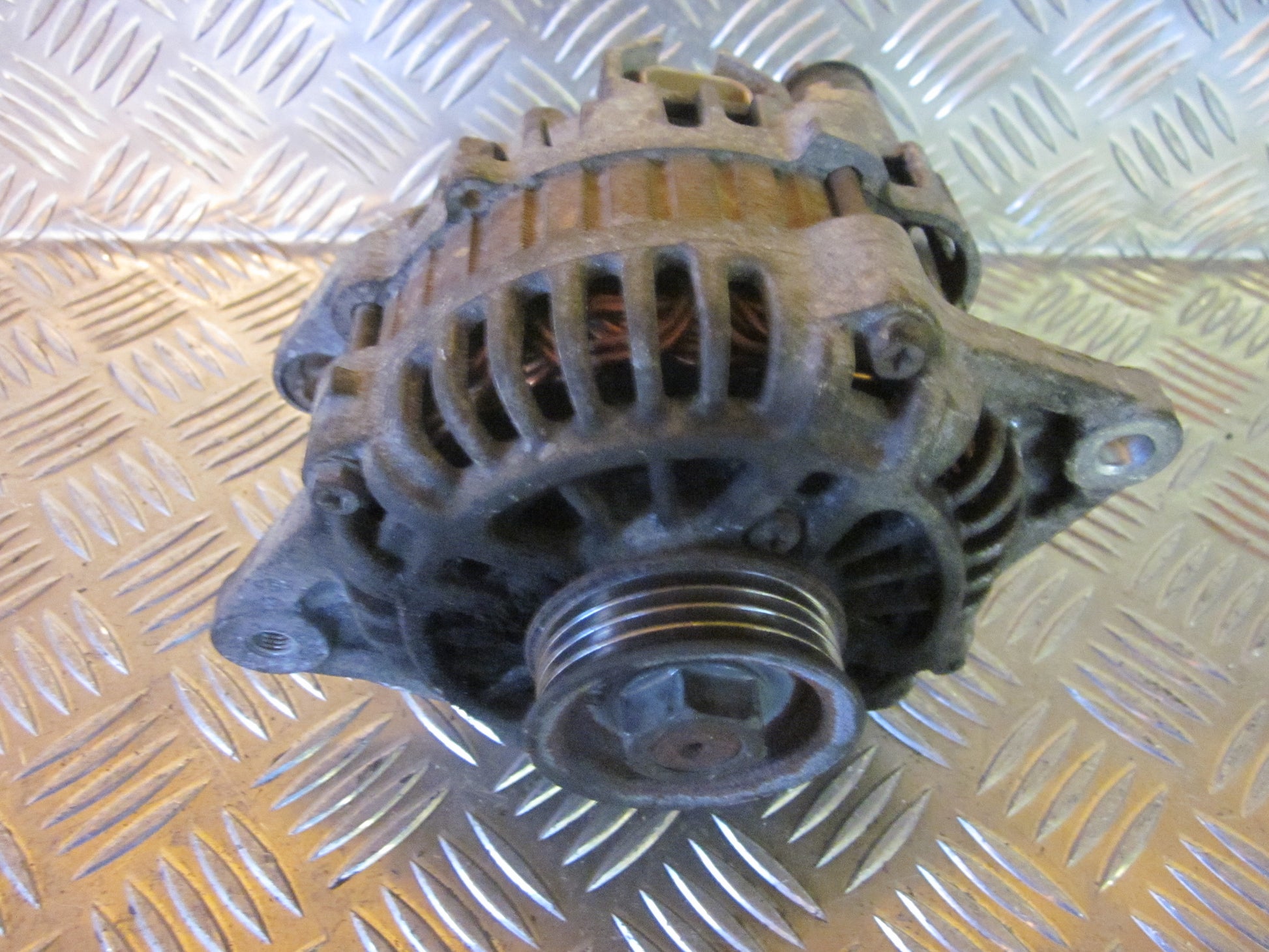 Mazda 323 F 5D BJ14 Generator Med OEM Nr. A2TB0091A Fra Mazda Ophugger