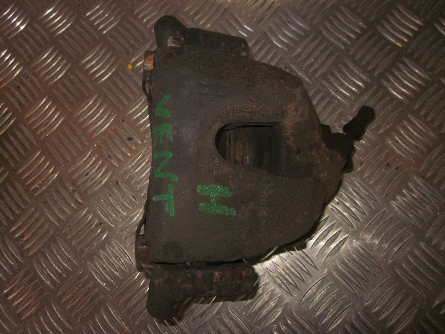 Ford Focus Bremsekaliber HF Med OEM Nr. Ophugger Fra Ford Ophugger