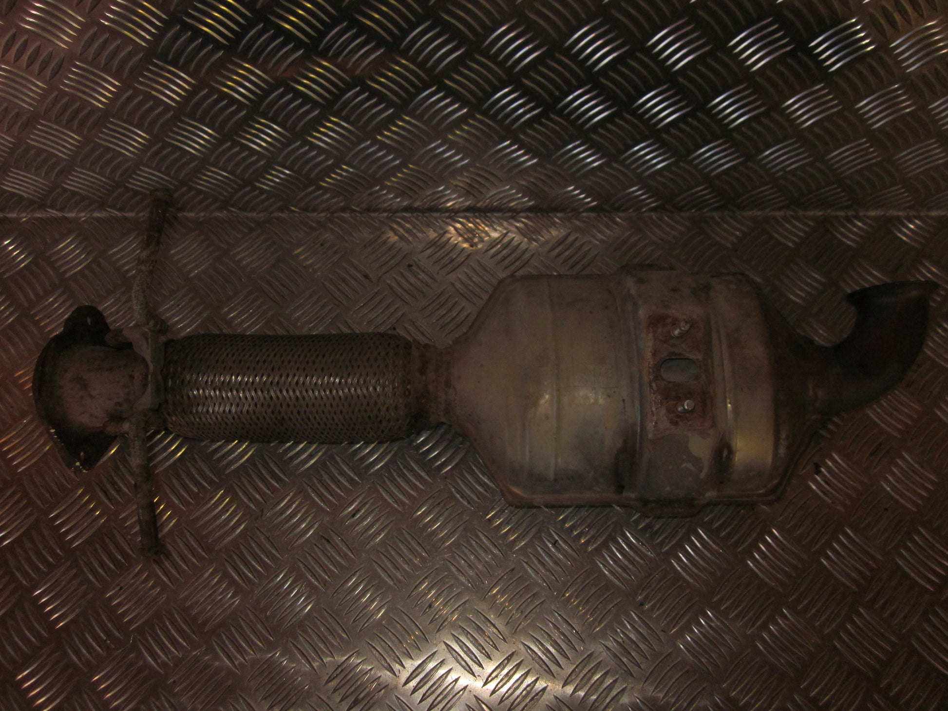 Ford Focus Katalysator Med OEM Nr. Ophugger Fra Ford Ophugger