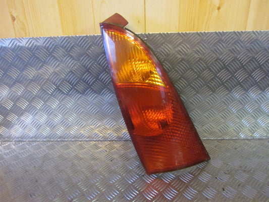 Ford Focus Baglygte Med OEM Nr. Ophugger Fra Ford Ophugger