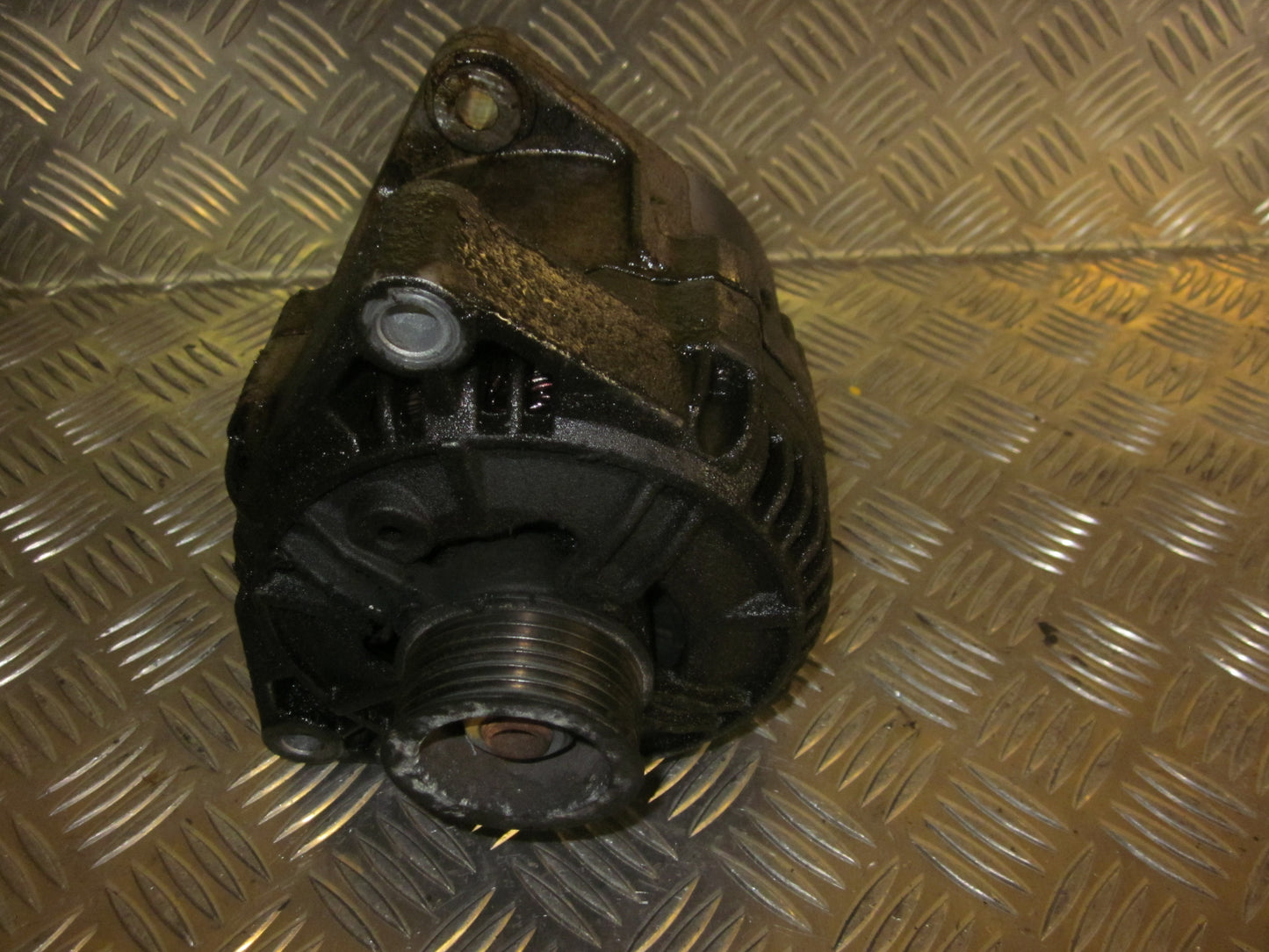 Opel Omega B Generator Med OEM Nr. 0123504004 Fra Opel Ophugger