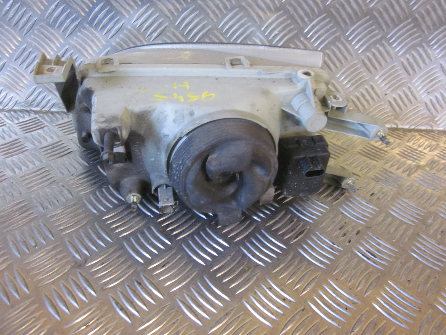 Suzuki Swift Forlygte Med OEM Nr. 3512180EB0 Fra Suzuki Ophugger