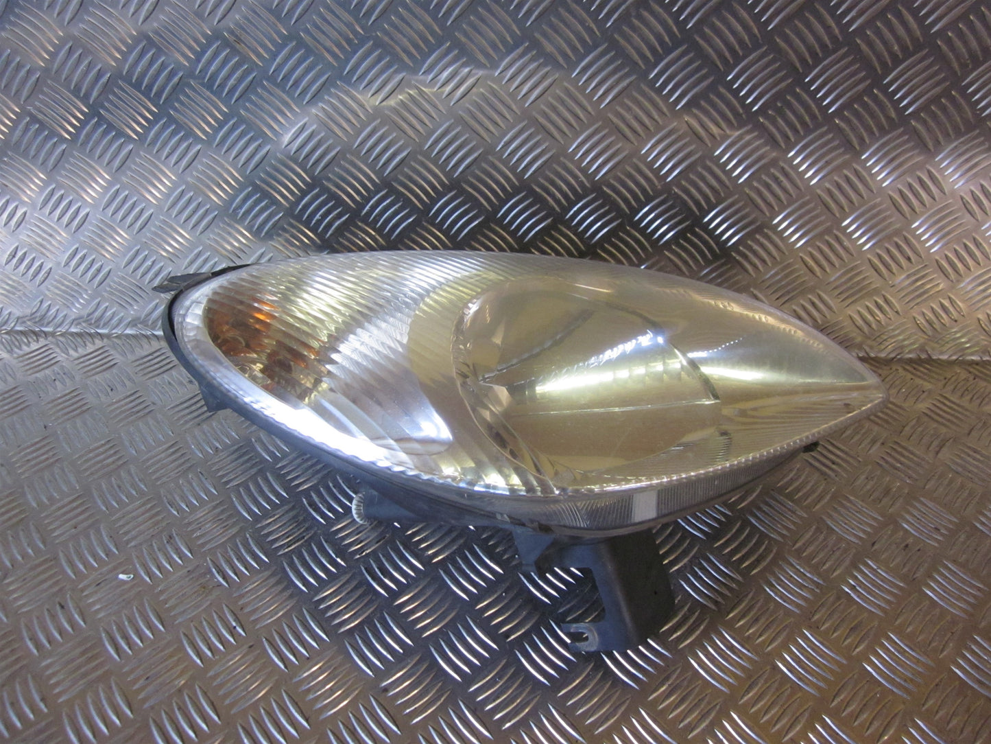 Citroen Xsara Picasso Forlygte Med OEM Nr. 6205W0 Fra Citroen Ophugger