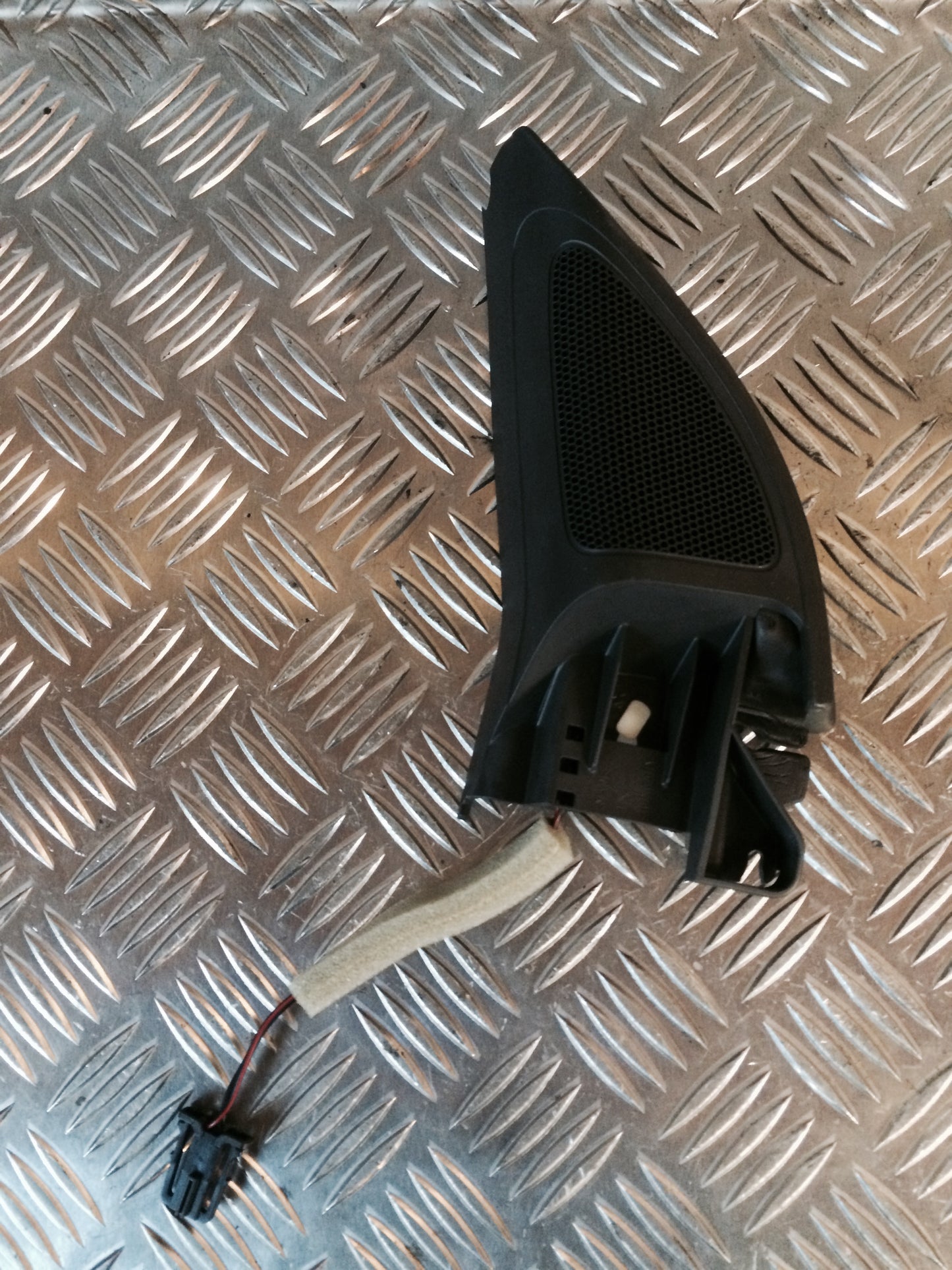 VW Golf 6 1K Højttaler Med OEM Nr. 5K0837985 Fra VW Ophugger