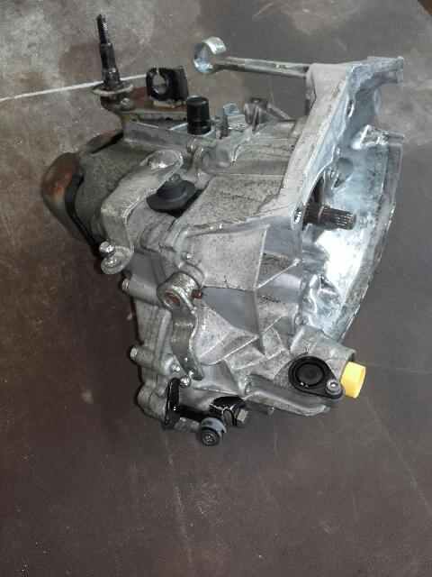 Peugeot 206+ Gearkasse 5 Trin Med OEM Nr. 2231C8 Fra Peugeot Ophugger