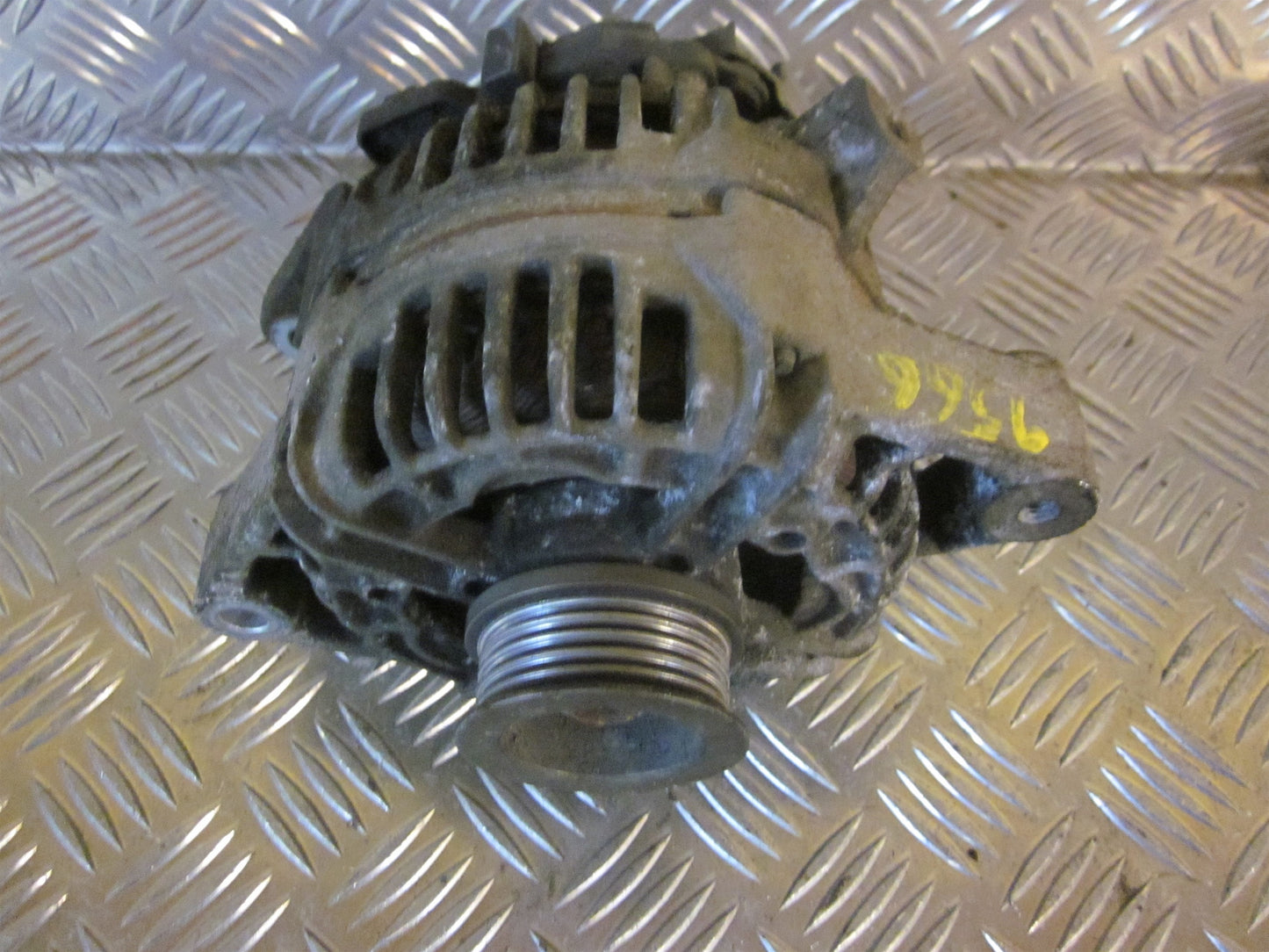 Opel Zafira A Generator Med OEM Nr. 0124415002 Fra Opel Ophugger