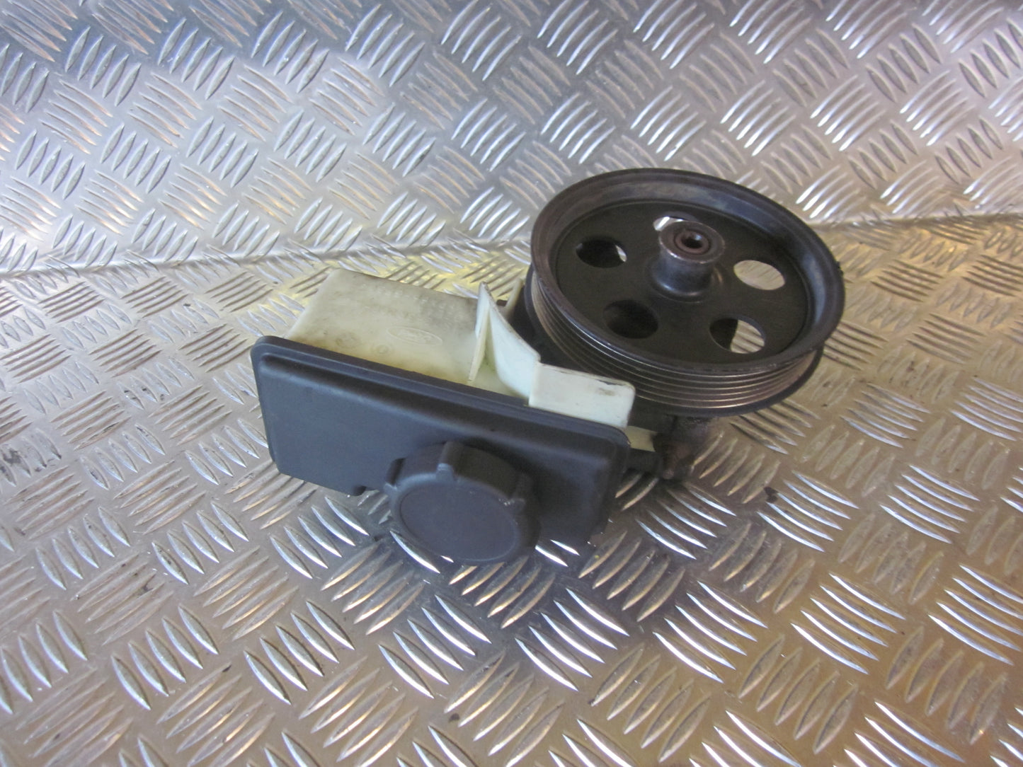 Ford Mondeo 3 Servopumpe Med OEM Nr. Ophugger Fra Ford Ophugger