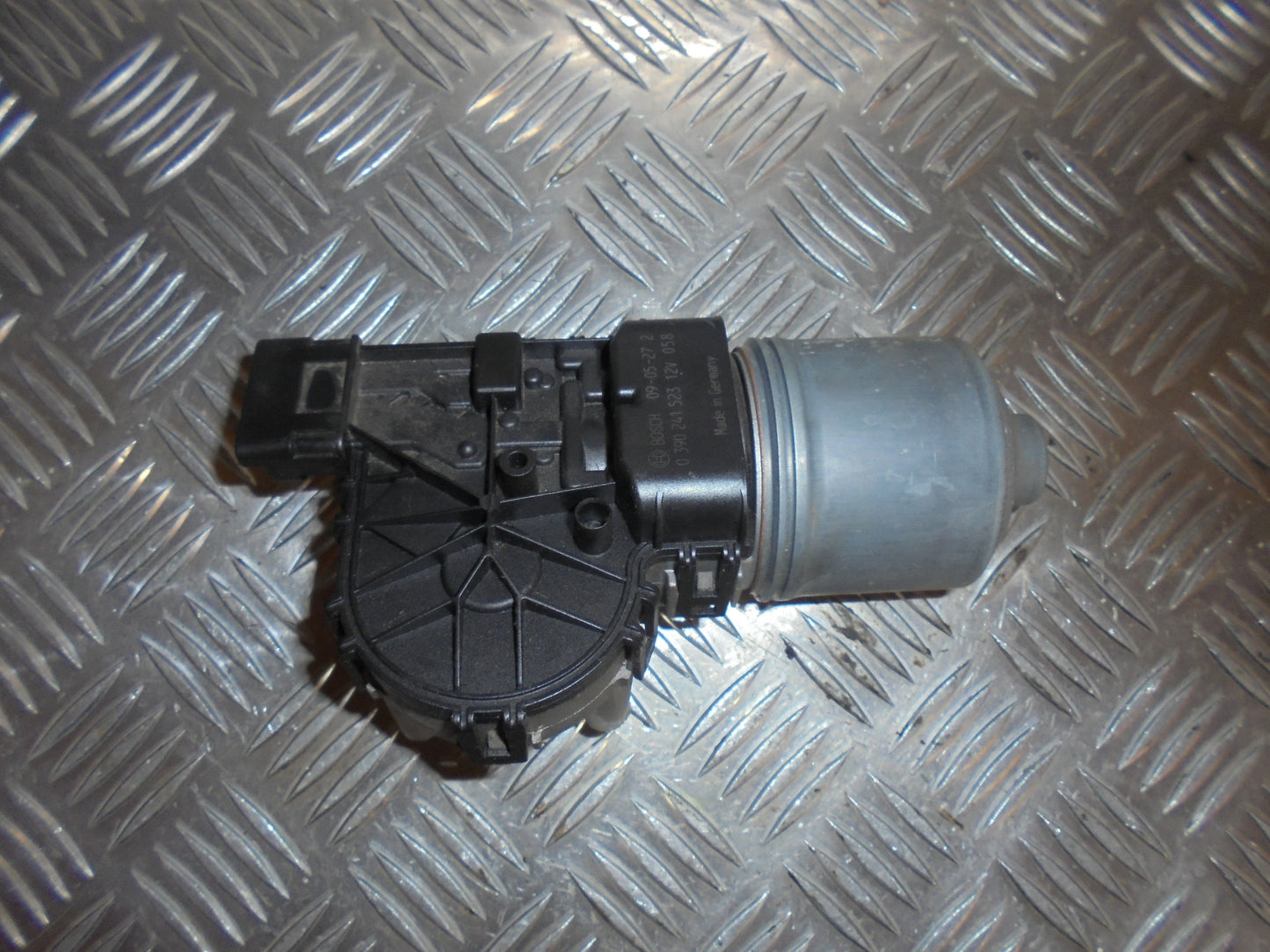 Peugeot 206+ Viskermotor Med OEM Nr. Ophugger Fra Peugeot Ophugger