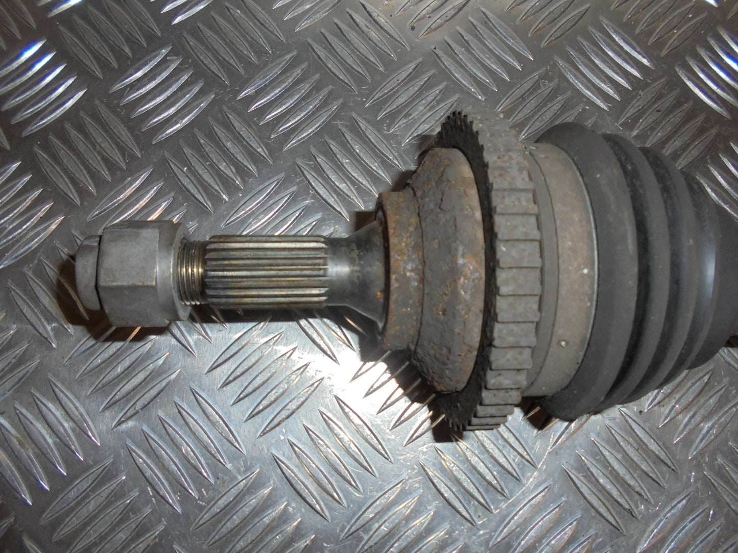 Peugeot 206+ Trækaksel For V Med OEM Nr. Ophugger Fra Peugeot Ophugger