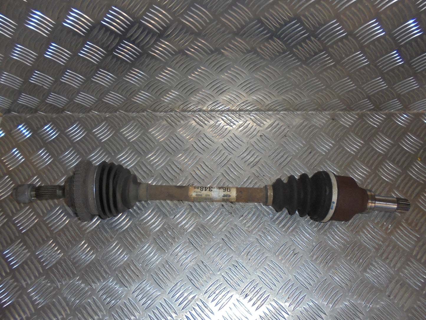 Peugeot 206+ Trækaksel For V Med OEM Nr. Ophugger Fra Peugeot Ophugger