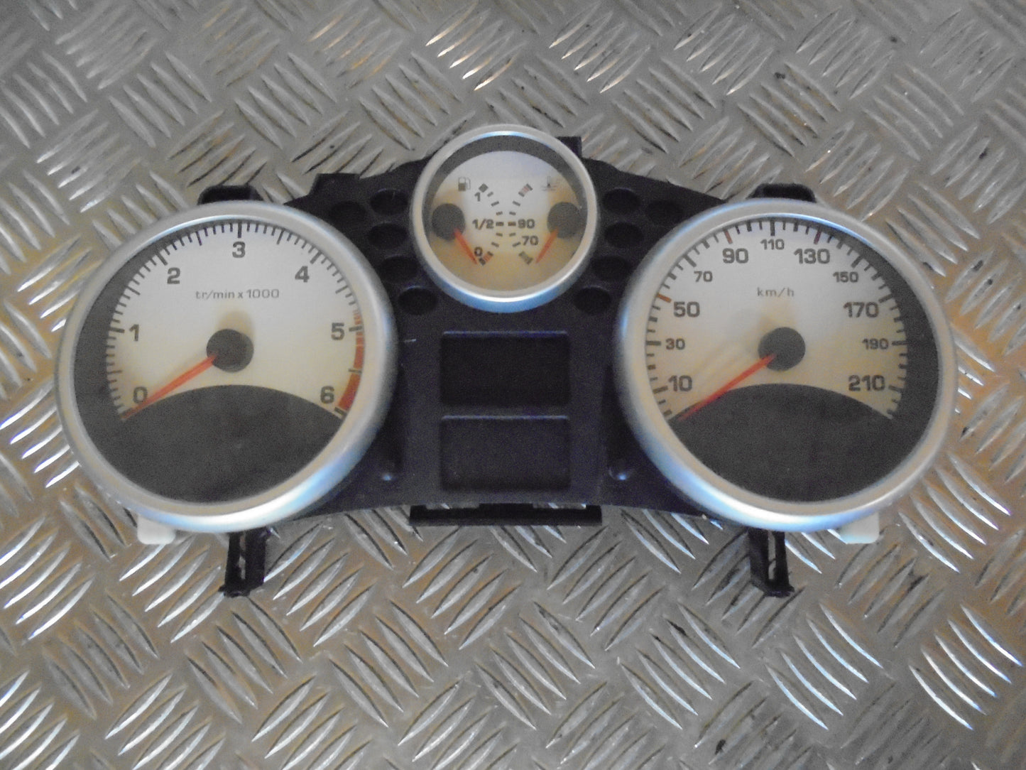 Peugeot 207 Speedometer - Instrument Med OEM Nr. Ophugger Fra Peugeot Ophugger