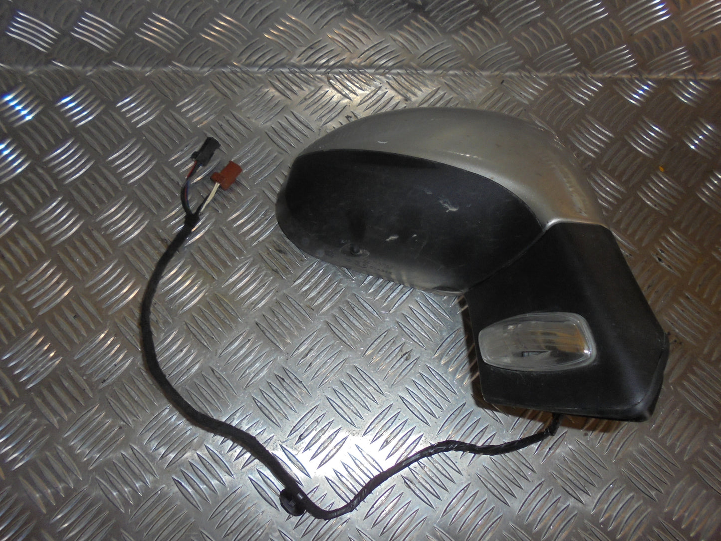 Peugeot 207 Sidespejl Med OEM Nr. Ophugger Fra Peugeot Ophugger