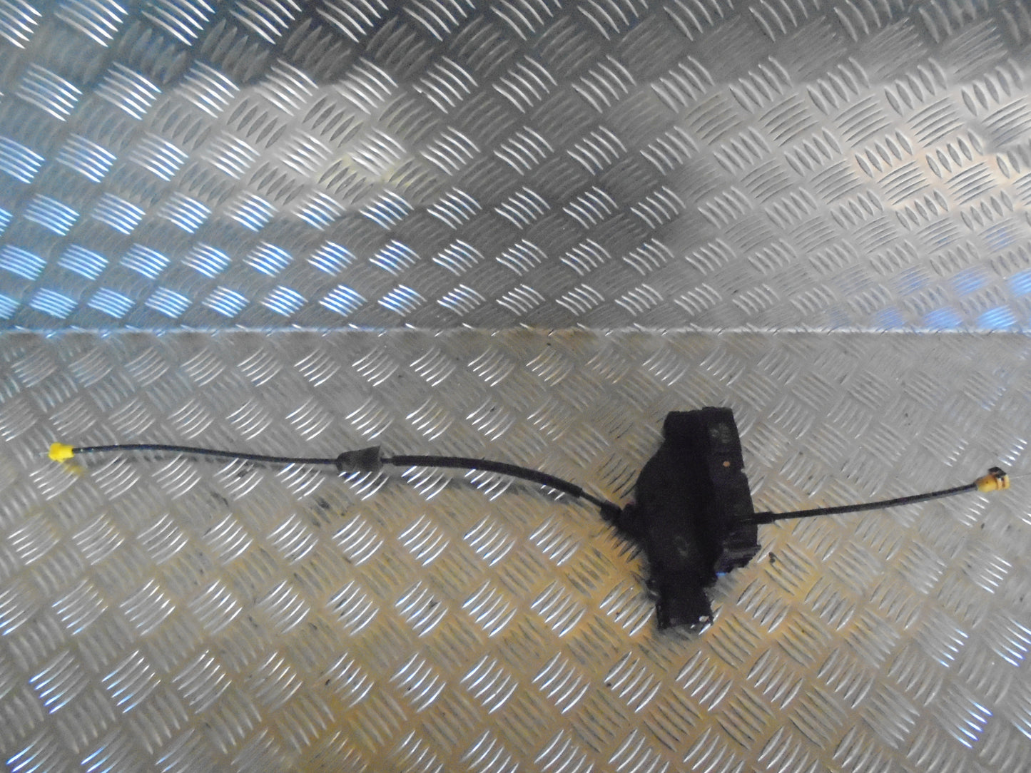 Peugeot 207 Dørlås Med OEM Nr. Ophugger Fra Peugeot Ophugger