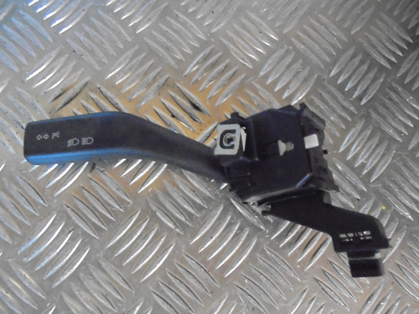 VW Touran 1T GP Kontakt Blink Med OEM Nr. Ophugger Fra VW Ophugger