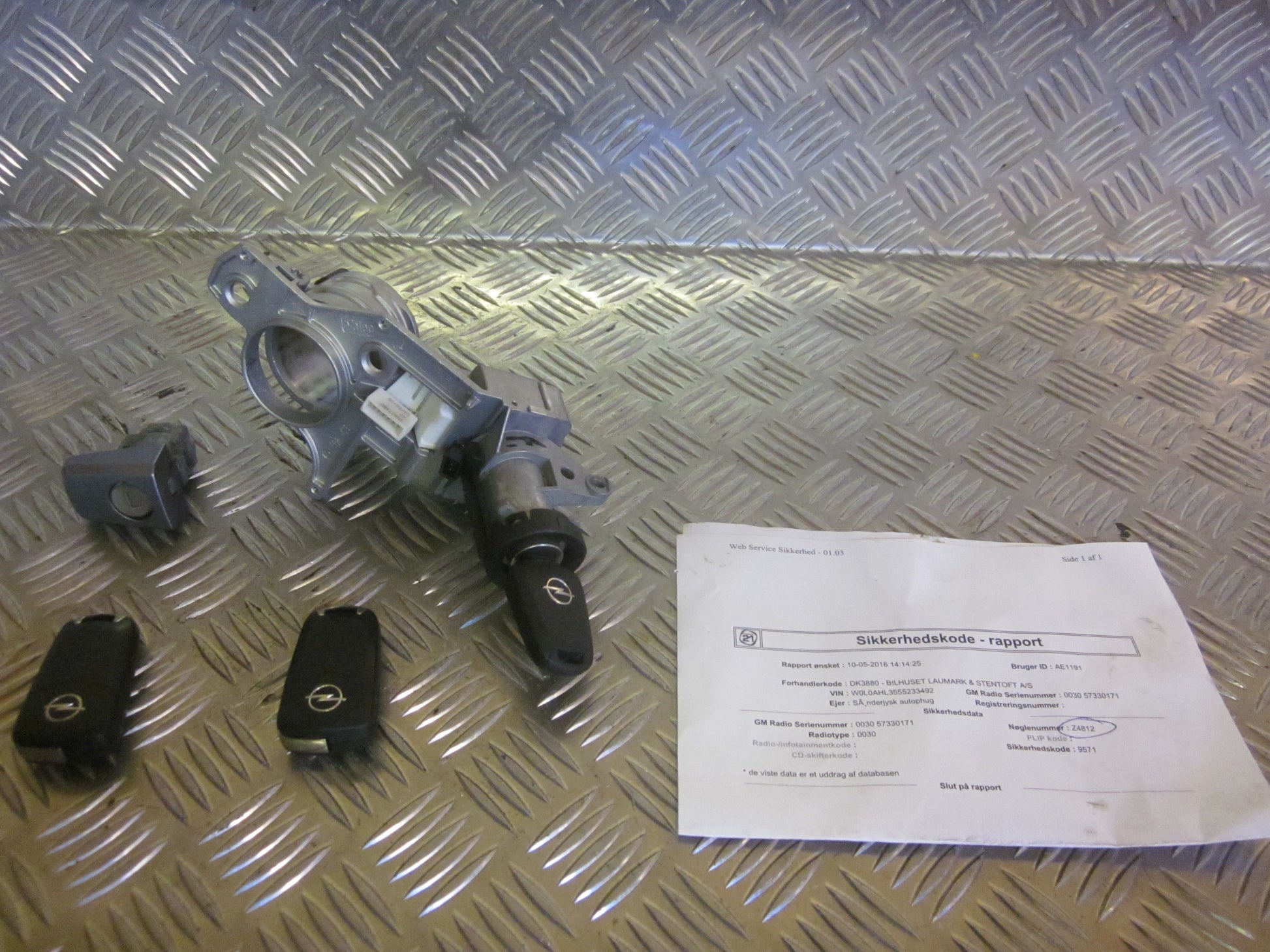 Opel Astra H Låsesæt  Med OEM Nr. Ophugger Fra Opel Ophugger