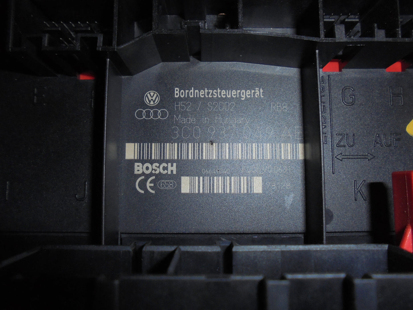 VW Passat 3C Sikringsboks Med OEM Nr. Ophugger Fra VW Ophugger