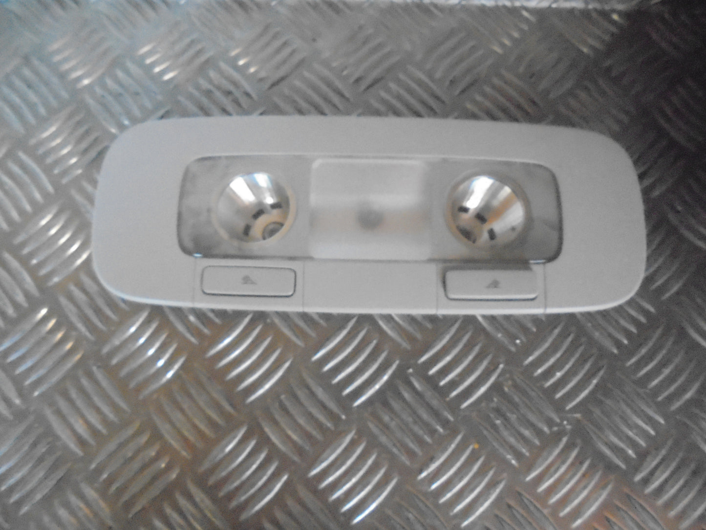 VW Passat 3C Loftslys Med OEM Nr. Ophugger Fra VW Ophugger