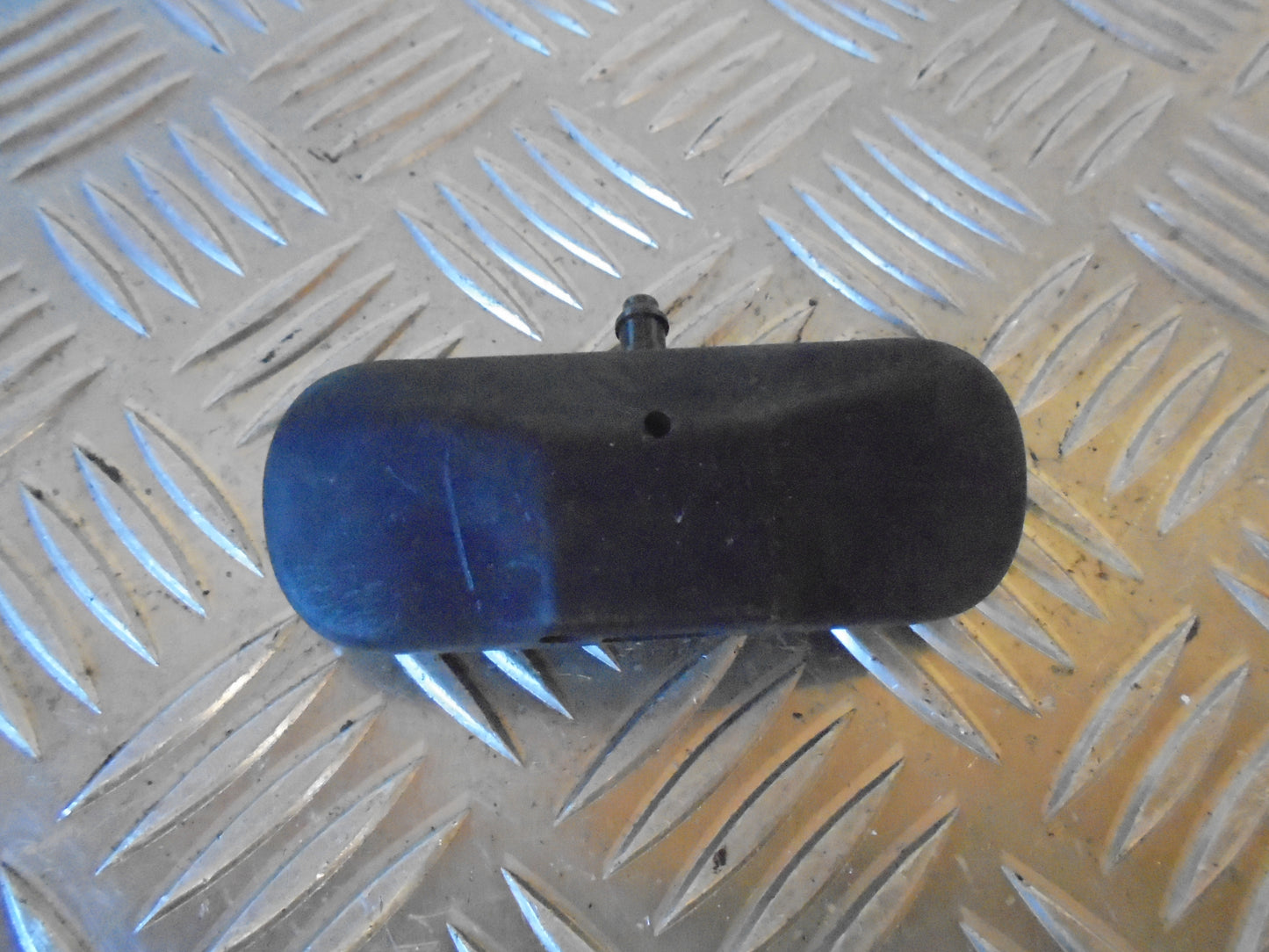 VW Passat 3C Sprinklerdyse Med OEM Nr. Ophugger Fra VW Ophugger