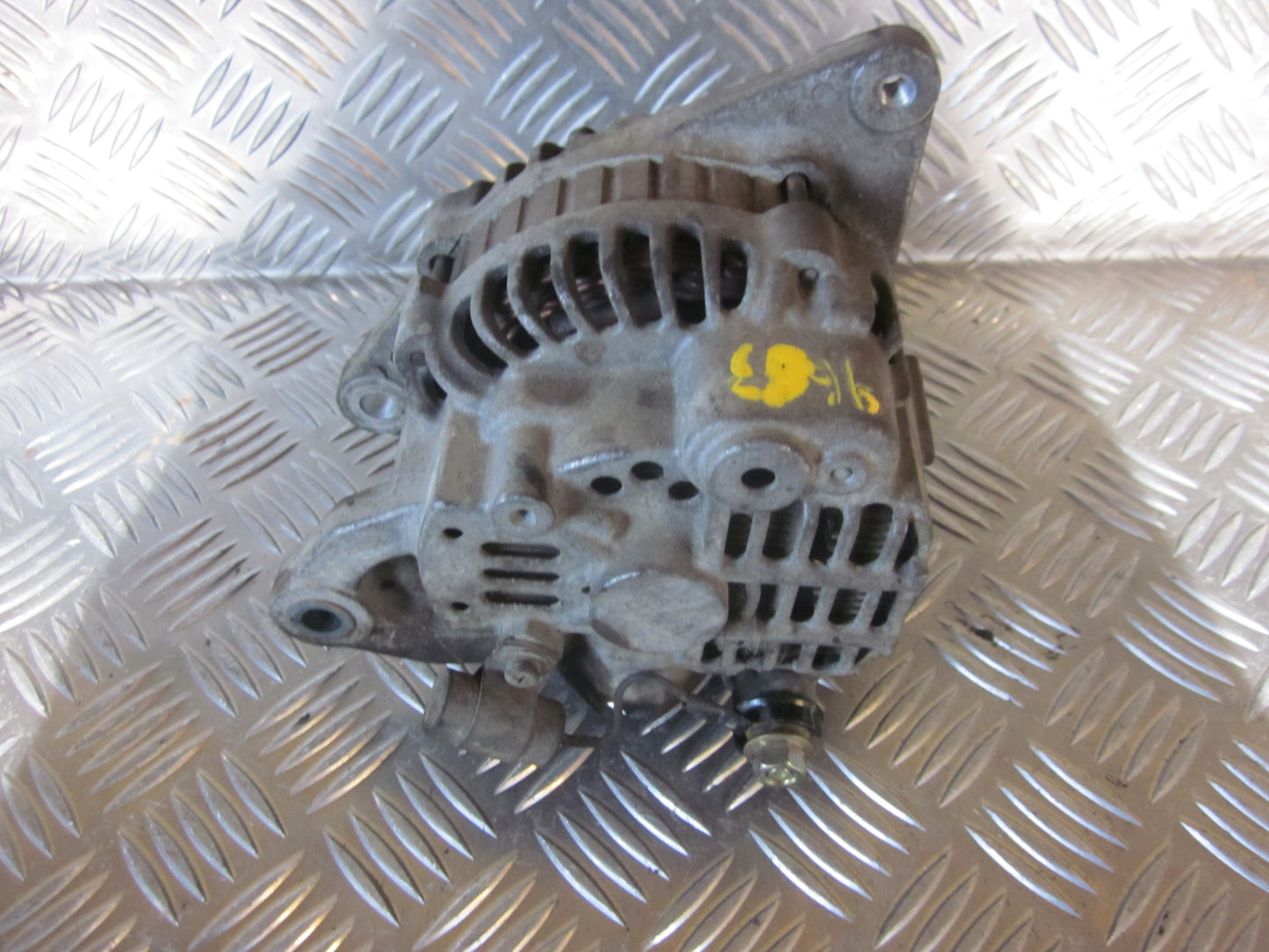 Mitsubishi Galant NEA5 Generator Med OEM Nr. MD317862 Fra Mitsubishi Ophugger