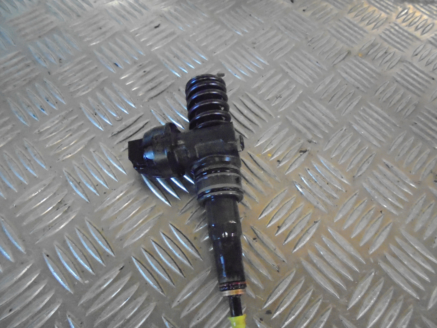 VW Polo 9N Dyse Med OEM Nr. 038130073BN Fra VW Ophugger