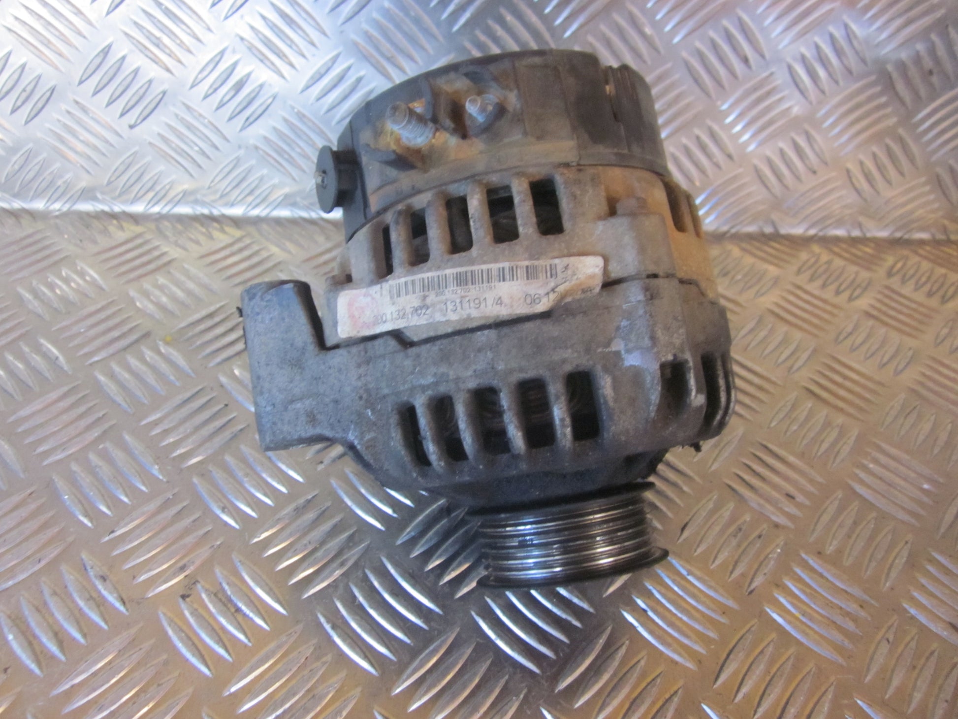 Peugeot Partner Generator Med OEM Nr. 5705X7 Fra Peugeot Ophugger