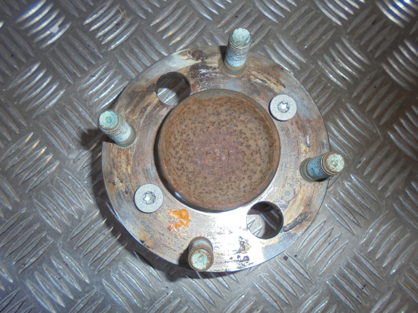 Ford Fiesta 7 Bagnav Med OEM Nr. Ophugger Fra Ford Ophugger