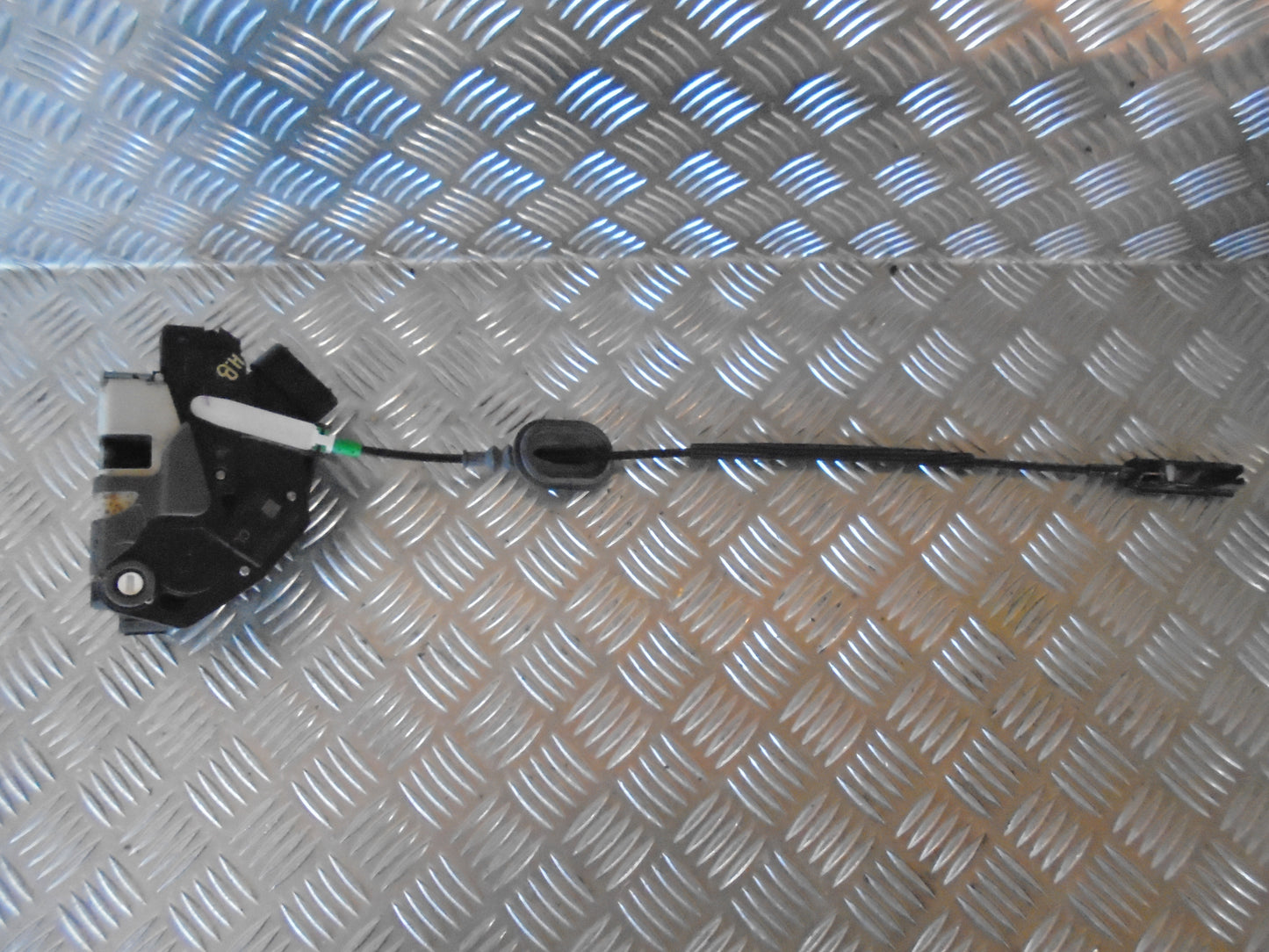 Ford Fiesta 7 Dørlås Med OEM Nr. AM5AR26412AE Fra Ford Ophugger