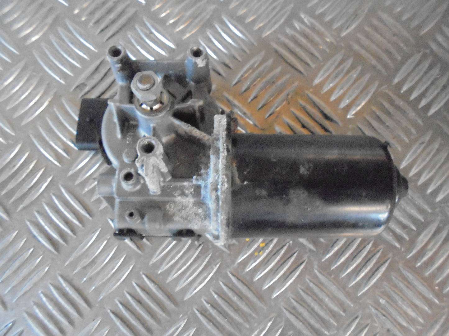 Kia Carnival Viskermotor Med OEM Nr. Ophugger Fra Kia Ophugger