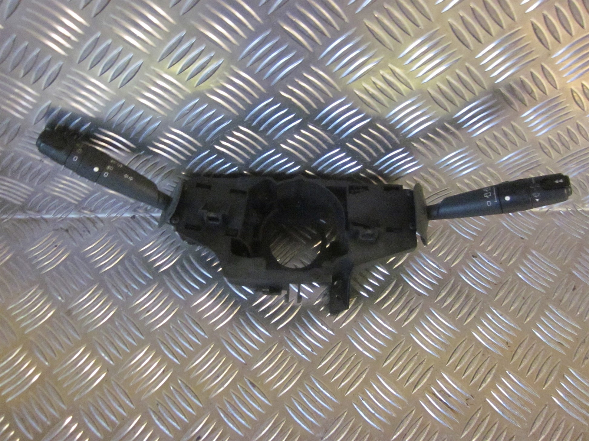 Peugeot 406 Kontakt Combi Med OEM Nr. Ophugger Fra Peugeot Ophugger