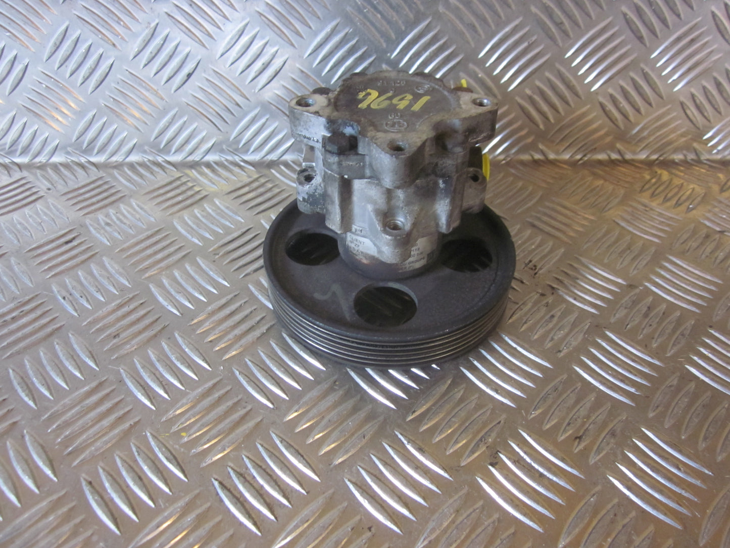 Peugeot 406 Servopumpe Med OEM Nr. Ophugger Fra Peugeot Ophugger