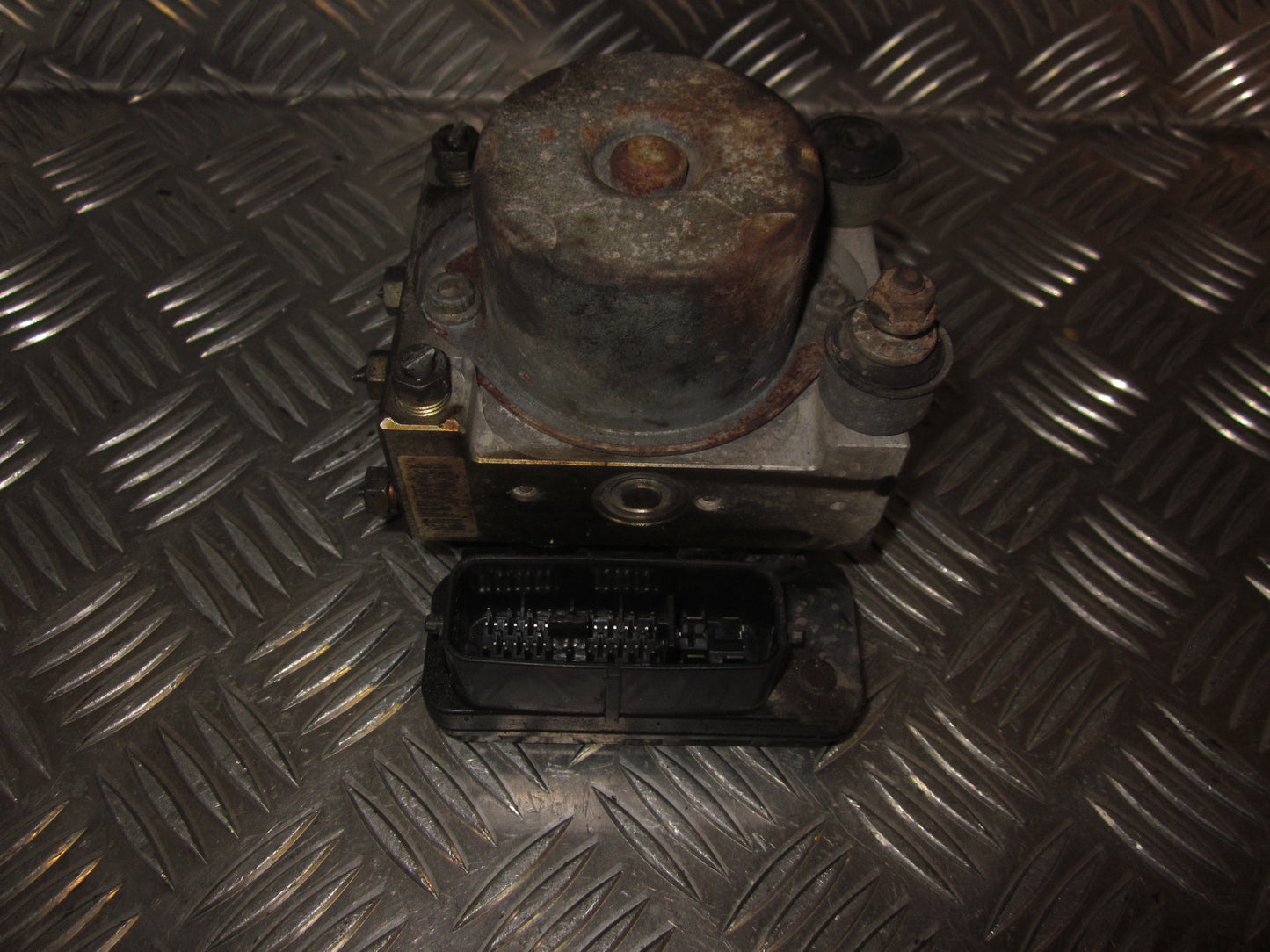 Mazda 626 GF/GW Abs Pumpe Med OEM Nr. 2T49D15A Fra Mazda Ophugger
