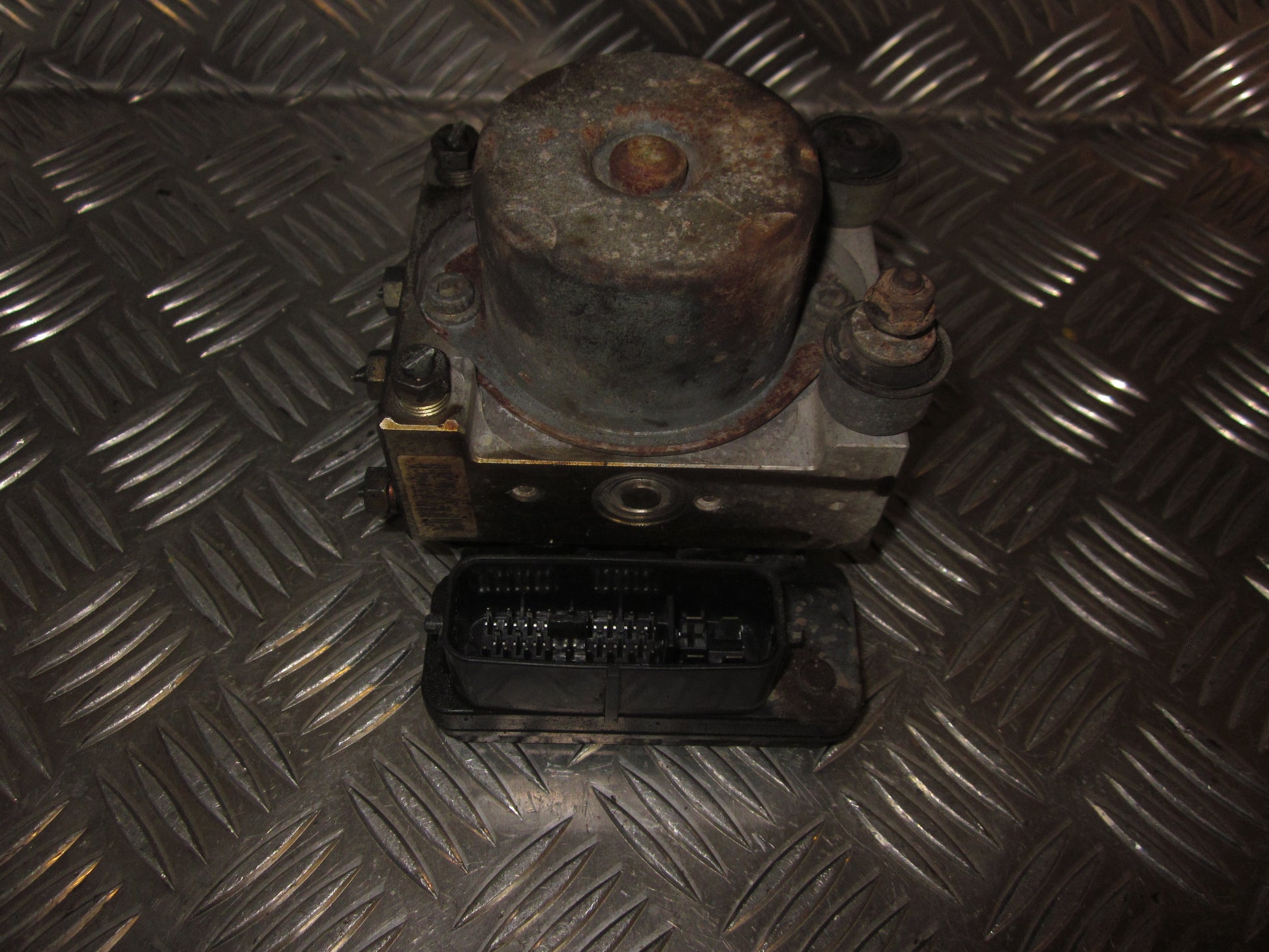 Mazda 626 GF/GW Abs Pumpe Med OEM Nr. 2T49D15A Fra Mazda Ophugger