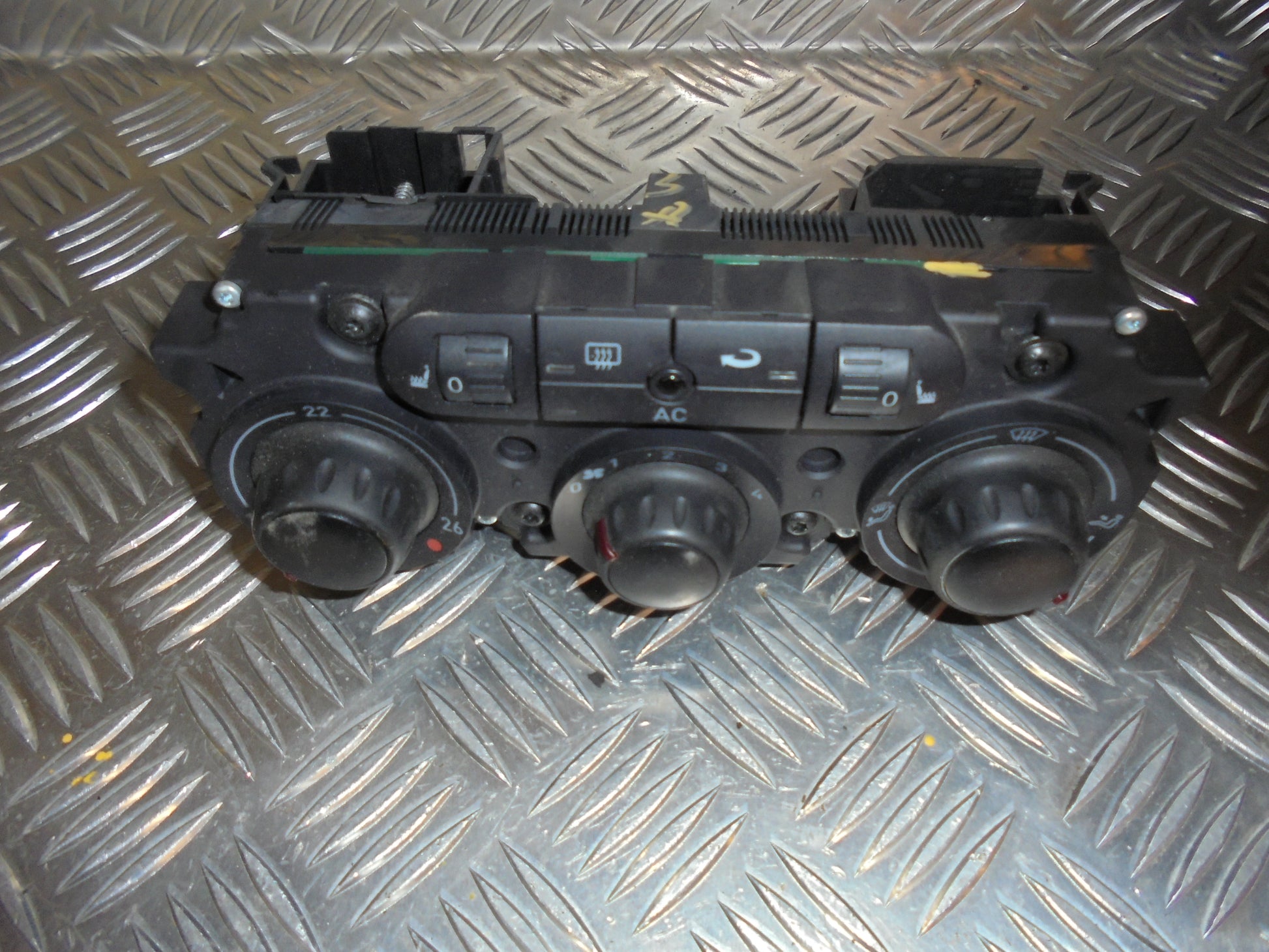 Seat Leon 1P Varmeregulering Med OEM Nr. 5P0820047L Fra Seat Ophugger