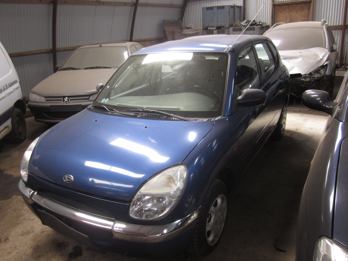 Daihatsu Sirion Pluk-Selv-Bil Med OEM Nr. Ophugger Fra Daihatsu Ophugger