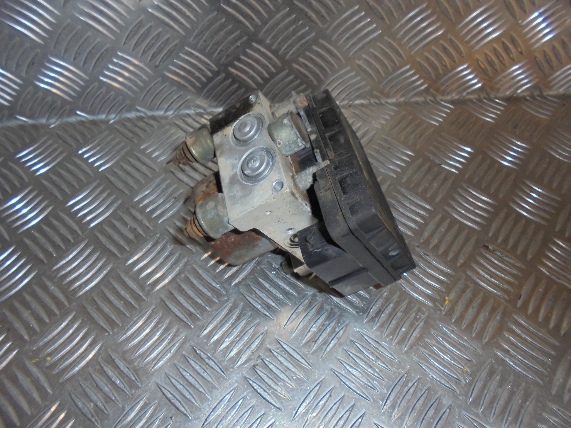 Mazda 626 GF/GW Forlygte Med OEM Nr. GG3E510K0 Fra Mazda Ophugger