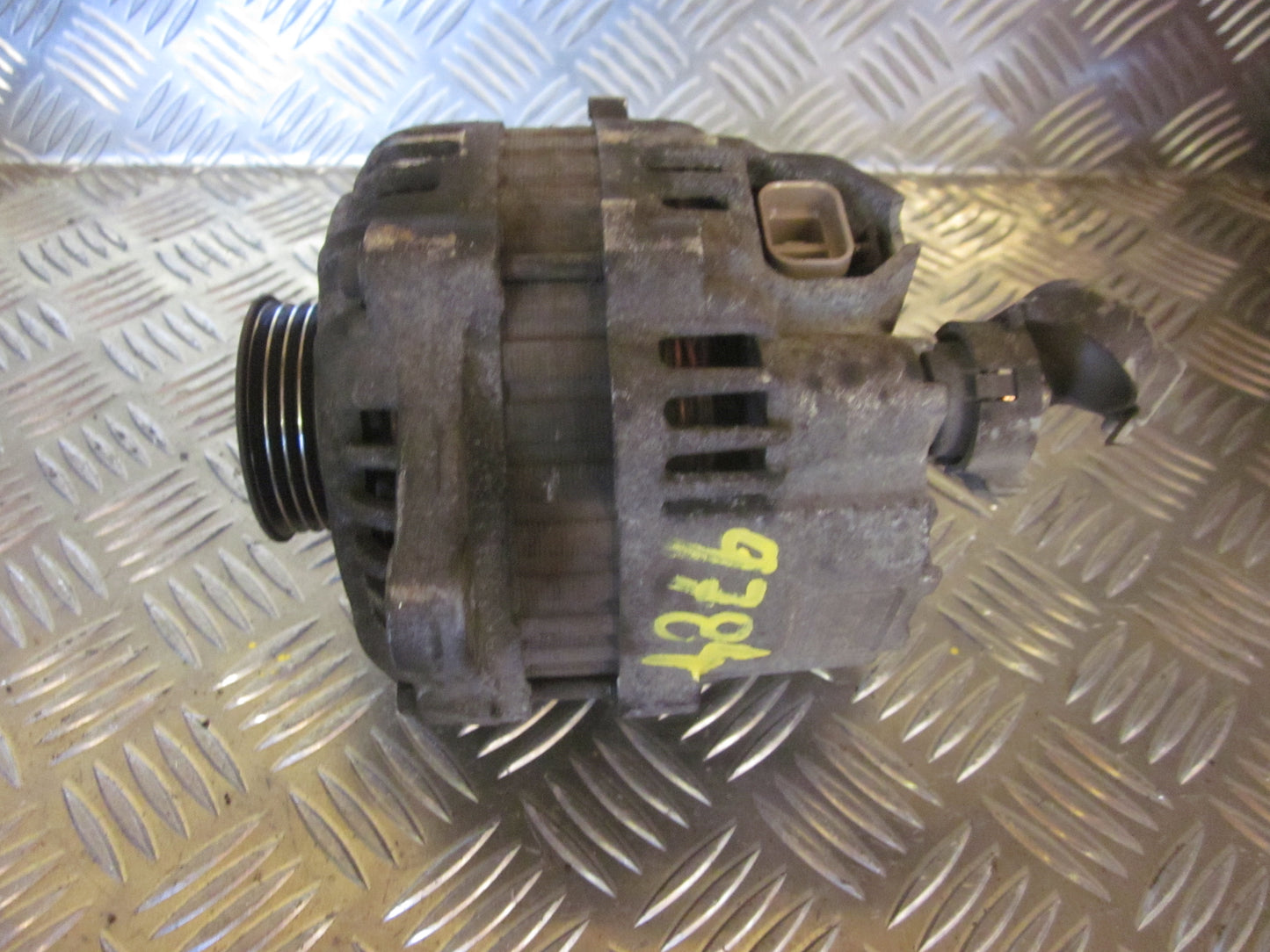 Mazda 323 F 5D BJ14 Generator Med OEM Nr. A2TB0091A Fra Mazda Ophugger
