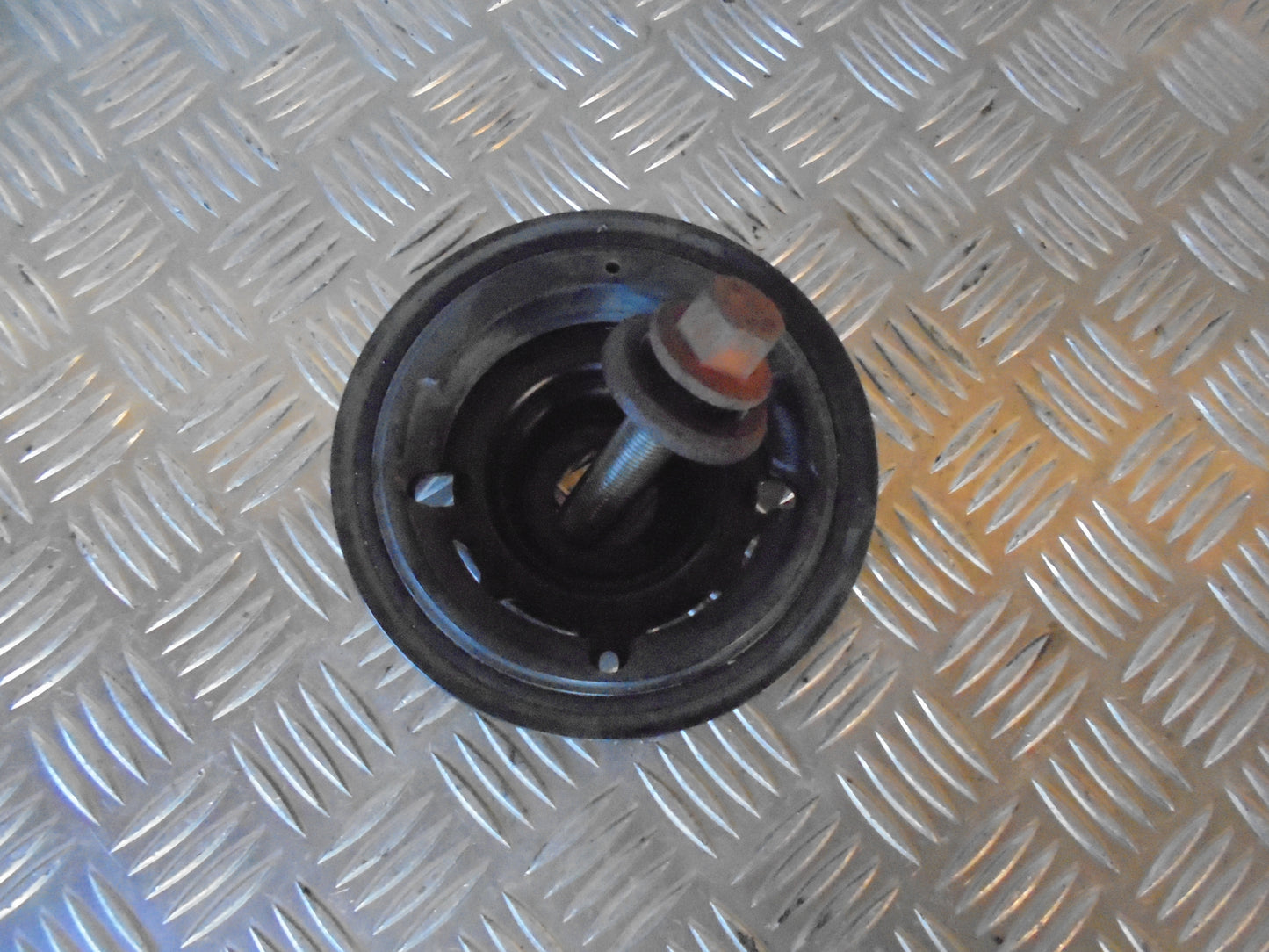 Ford Fiesta 7 Krumtap Remskive Servo Med OEM Nr. Ophugger Fra Ford Ophugger