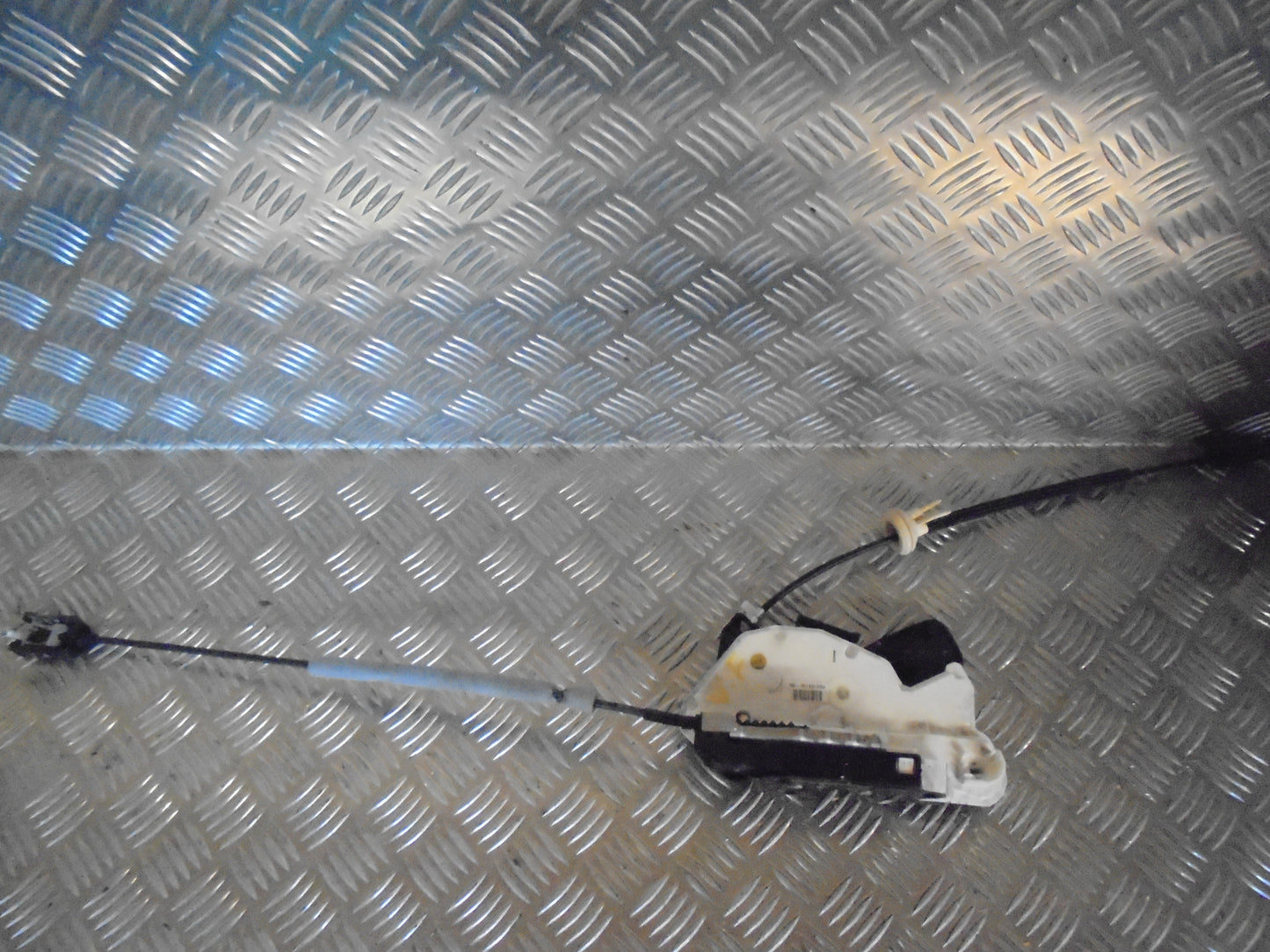 VW Golf 6 1K Dørlås Med OEM Nr. 5K1837015A Fra VW Ophugger