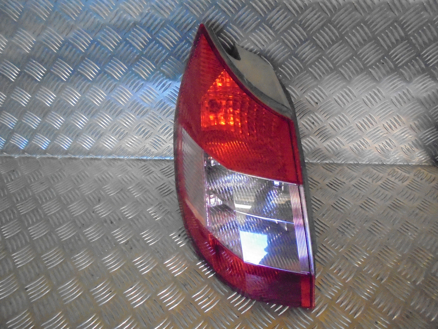 Renault Megane Scenic 2 Baglygte Med OEM Nr. Ophugger Fra Renault Ophugger