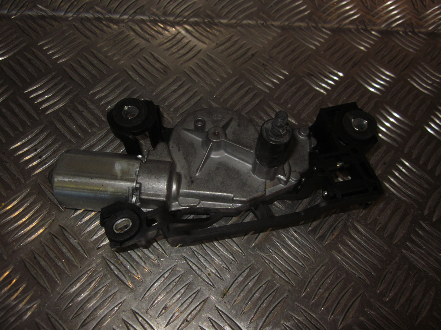 Peugeot 206 Bagrudevisker Motor Med OEM Nr. Ophugger Fra Peugeot Ophugger