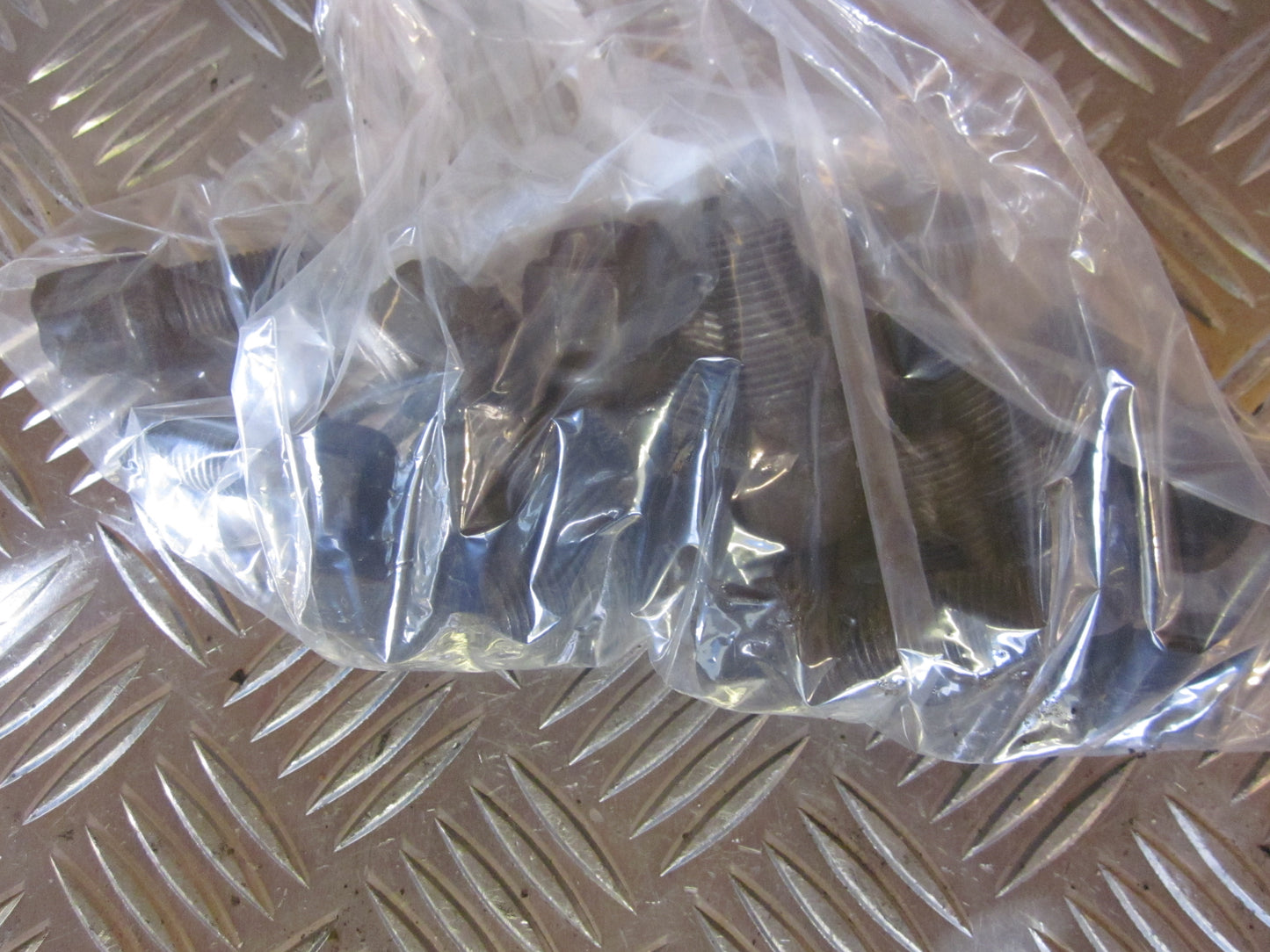 Audi A3 Hjulbolte/Møtrikker Med OEM Nr. 20BOLTE Fra Audi Ophugger