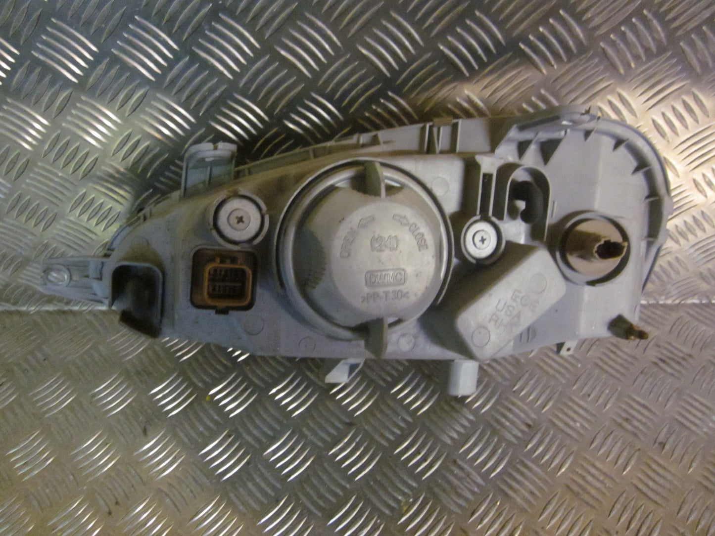 Daewoo Tacuma Forlygte Med OEM Nr. Ophugger Fra Daewoo Ophugger