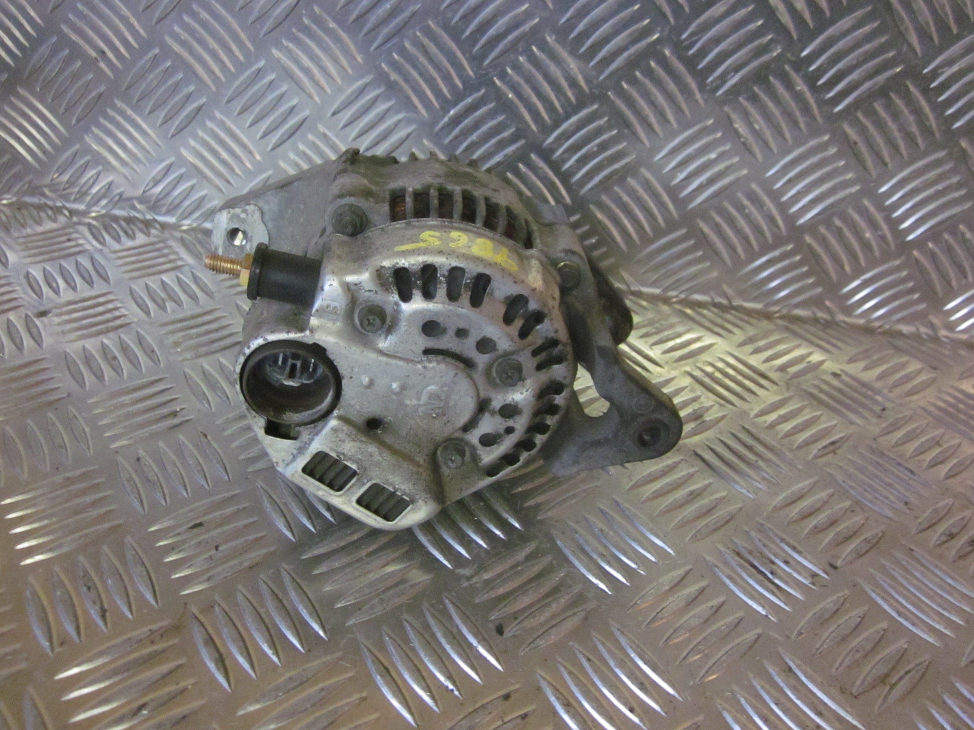 Suzuki Swift Generator Med OEM Nr. 102116 Fra Suzuki Ophugger