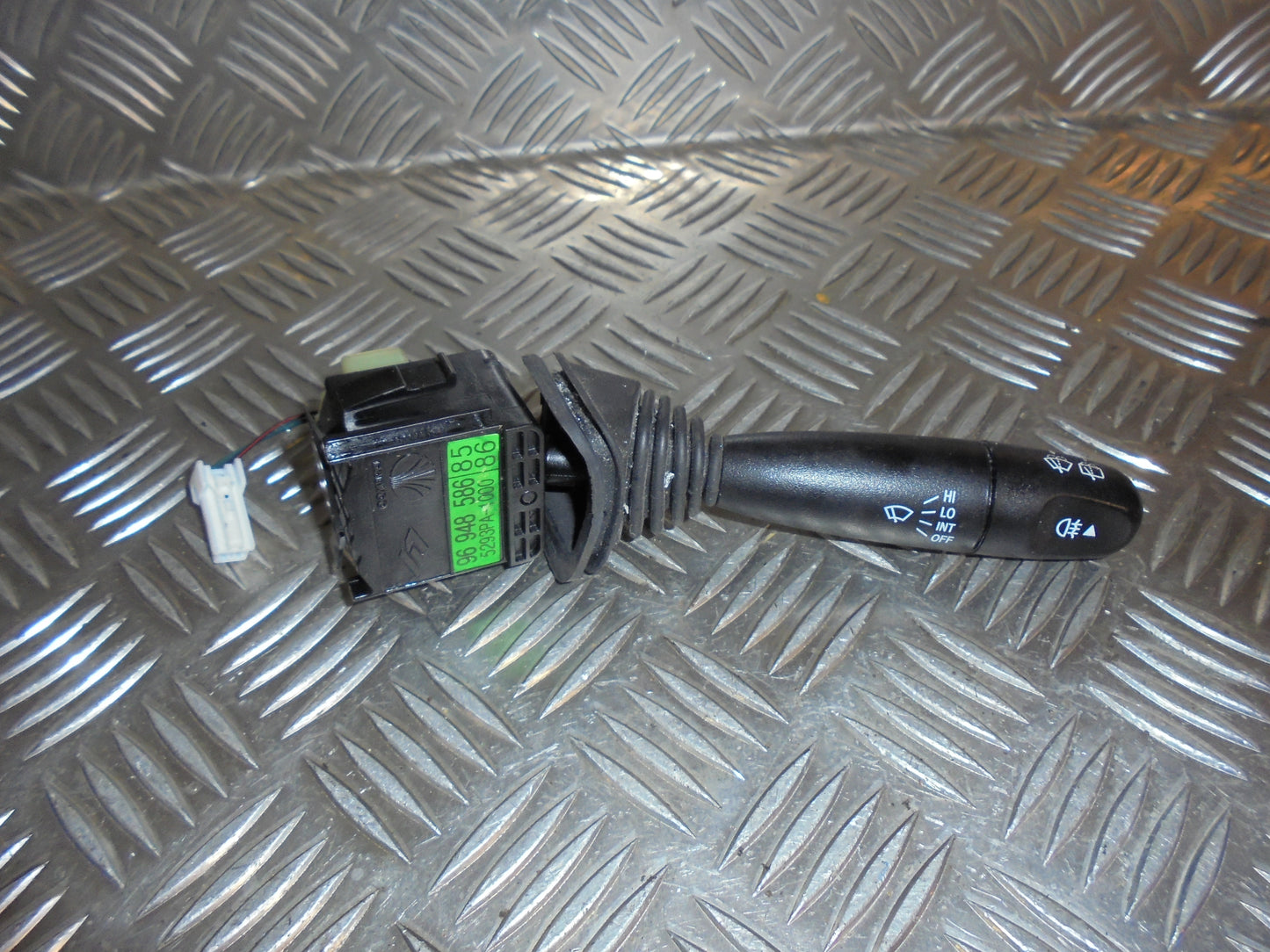 Chevrolet Spark Kontakt Visker Med OEM Nr. 96948586 Fra Chevrolet Ophugger