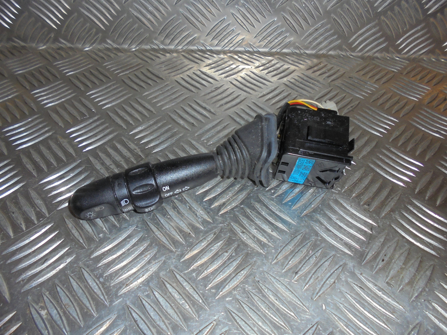 Chevrolet Spark Kontakt Blink Med OEM Nr. 96948583 Fra Chevrolet Ophugger