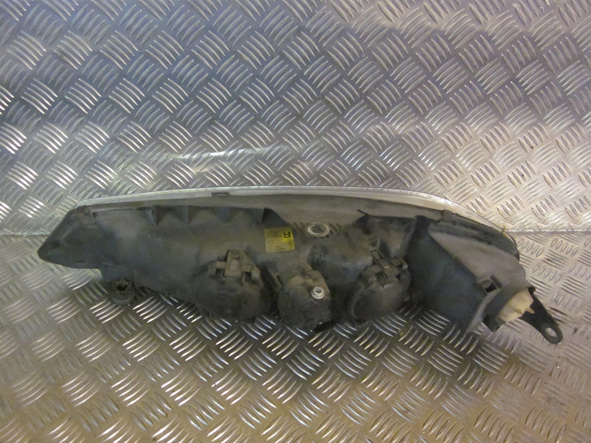 Peugeot 406 Forlygte Med OEM Nr. 6205V2	 Fra Peugeot Ophugger