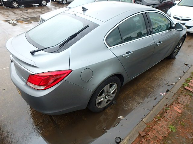 Opel Insignia A Pluk-Selv-Bil Med OEM Nr. Ophugger Fra Opel Ophugger