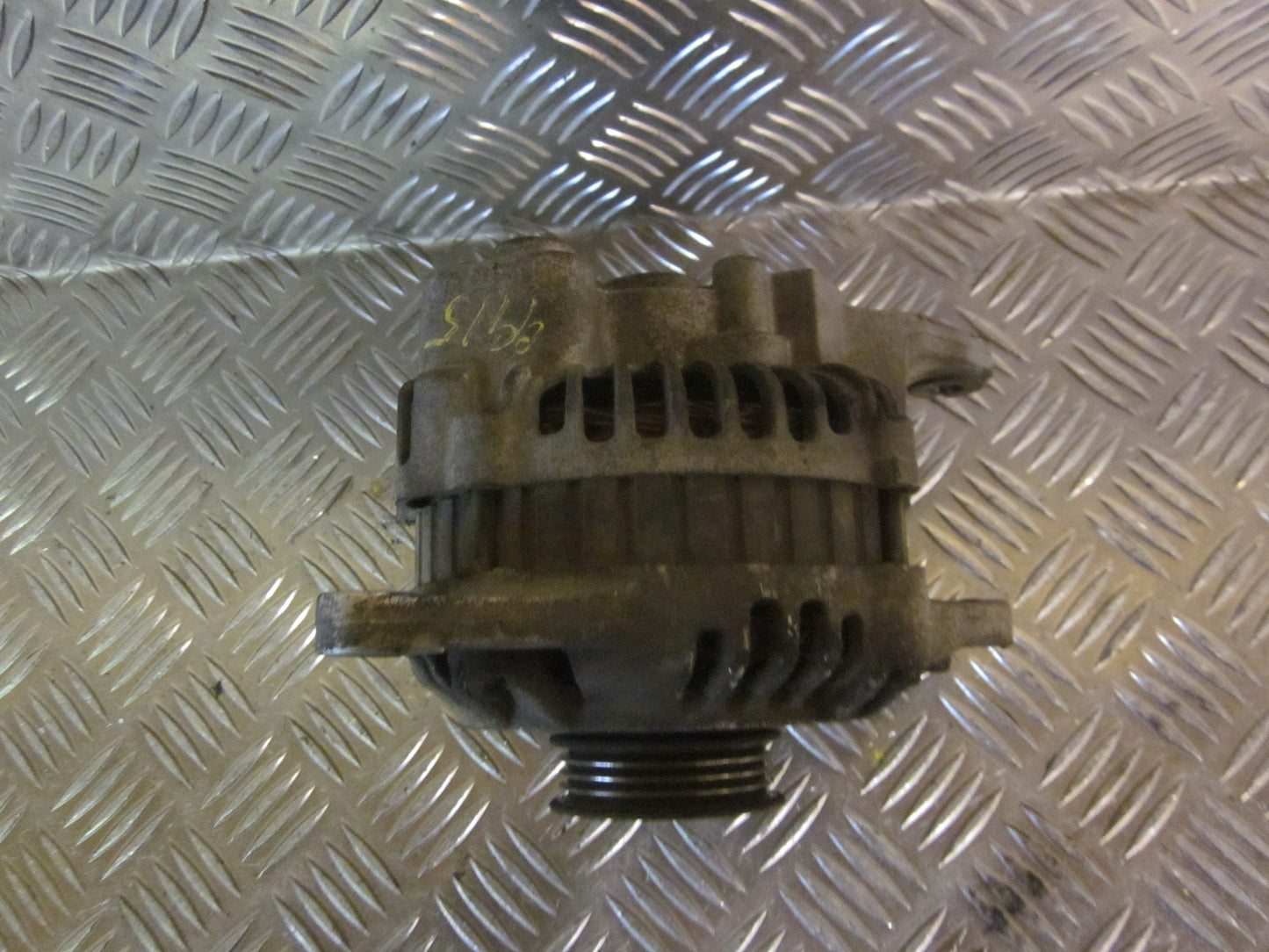Mitsubishi Carisma Generator Med OEM Nr. MD343416 Fra Mitsubishi Ophugger