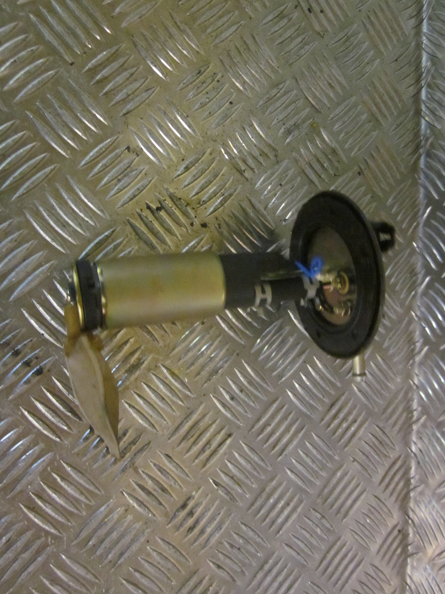 Suzuki Baleno Benz/Brændstofpumpe El Med OEM Nr. Ophugger Fra Suzuki Ophugger