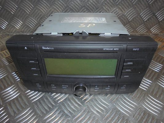 Skoda Octavia Radio M/Cd Med OEM Nr. 1Z0035161C Fra Skoda Ophugger